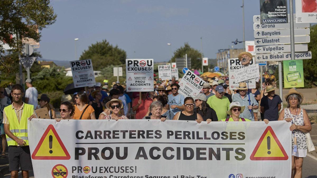Imatges de la manifestació de Serra de Daró