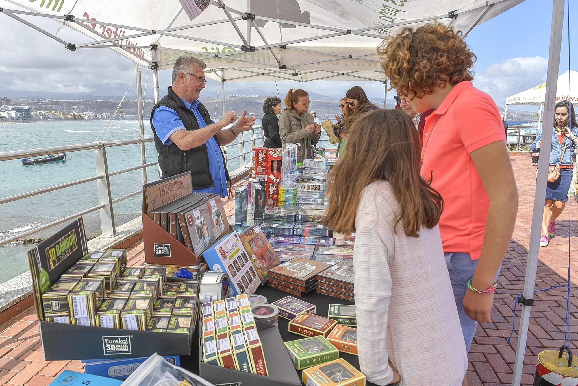 Fiesta de las Matemáticas y el Libro en la Plaza de la Puntilla