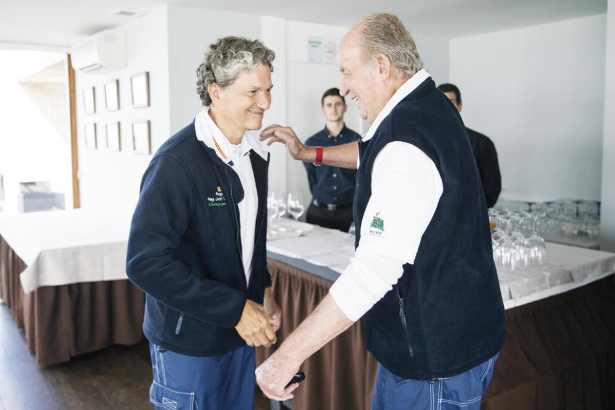 ESTELADon Juan Carlos echa amarras en Sanxenxo