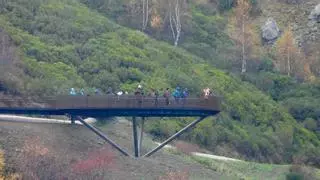 Las primeras nieves empiezan a teñir de blanco Asturias, en una jornada con las temperaturas en descenso