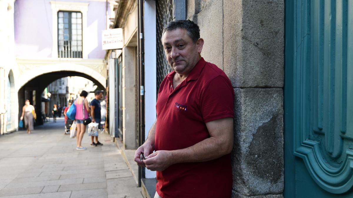 Juan Castiñeira, vecino del casco histórico y hostelero.