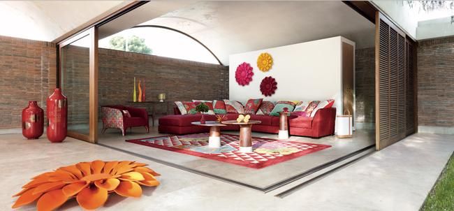 Sofía rinconera 'Khanami' con estampado floral de Roche Bobois