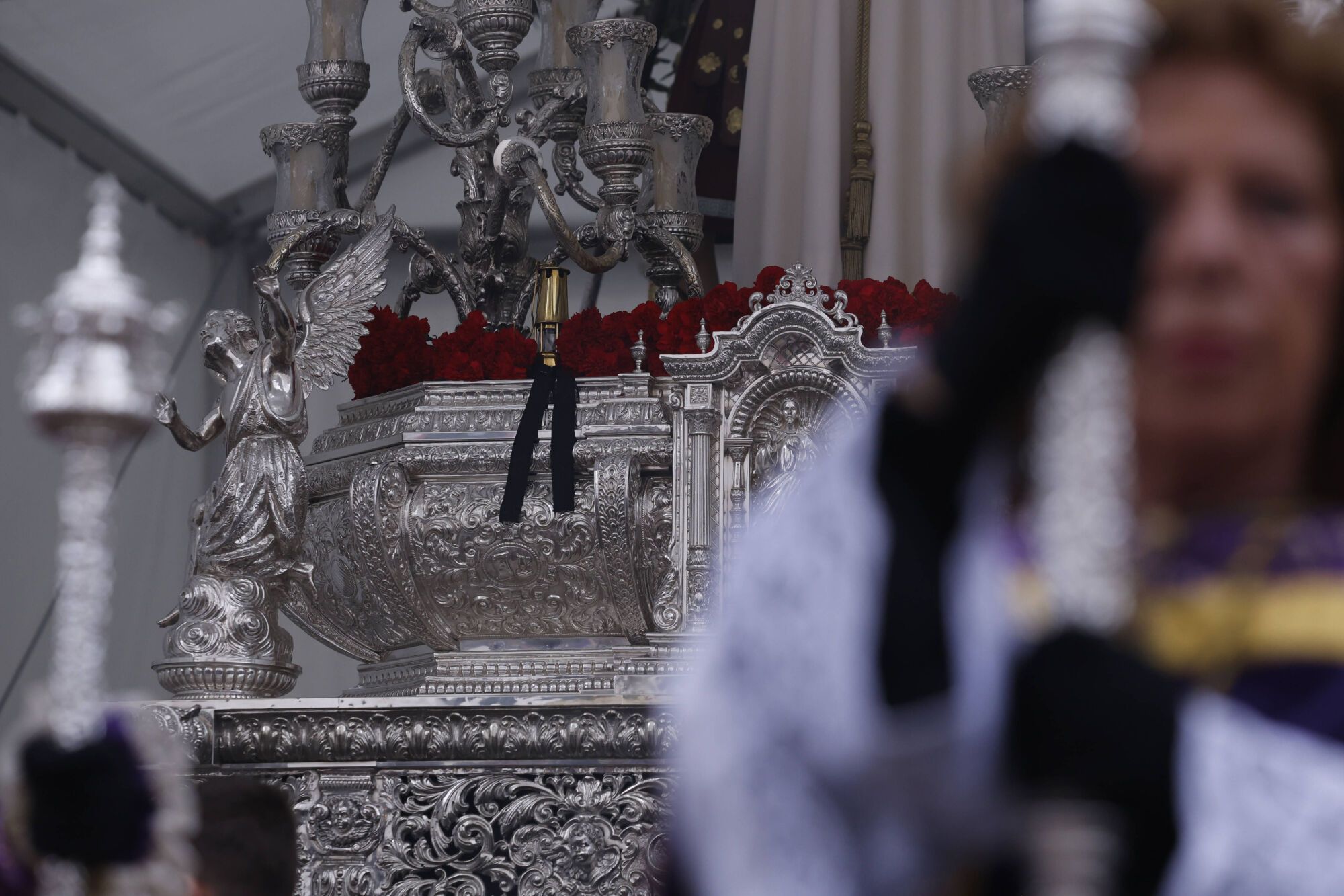 Iglesia de La Tenderina. Sale la procesión del Prendimiento
