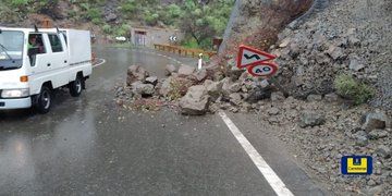 Cerradas tres carreteras en Tejeda por desprendimientos