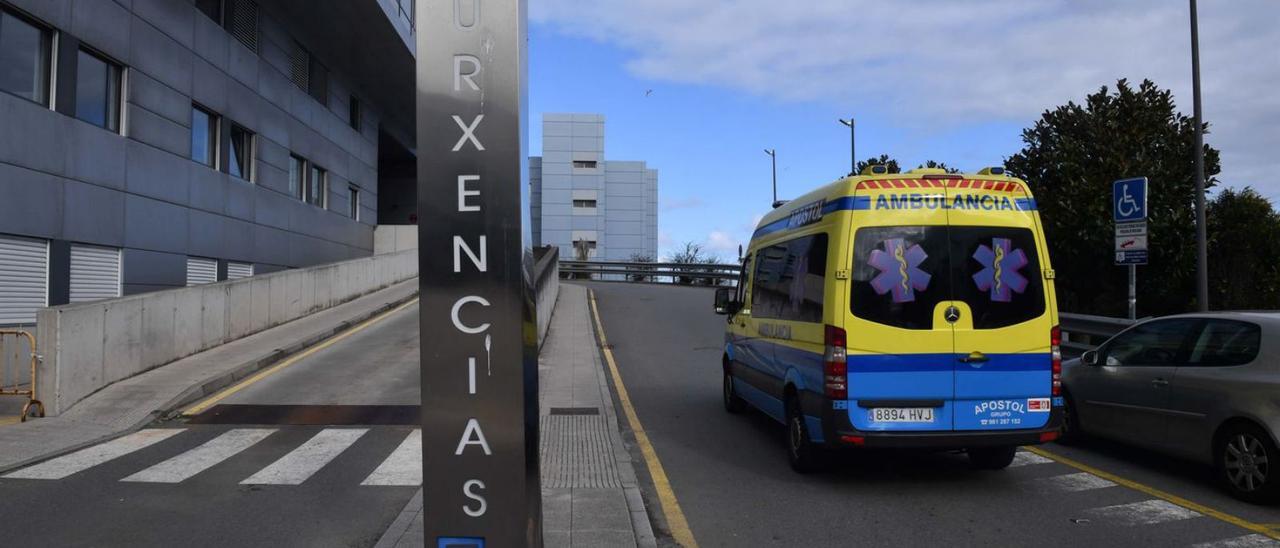 Entrada de urgencias en el Hospital Universitario de A Coruña. |   // VÍCTOR ECHAVE