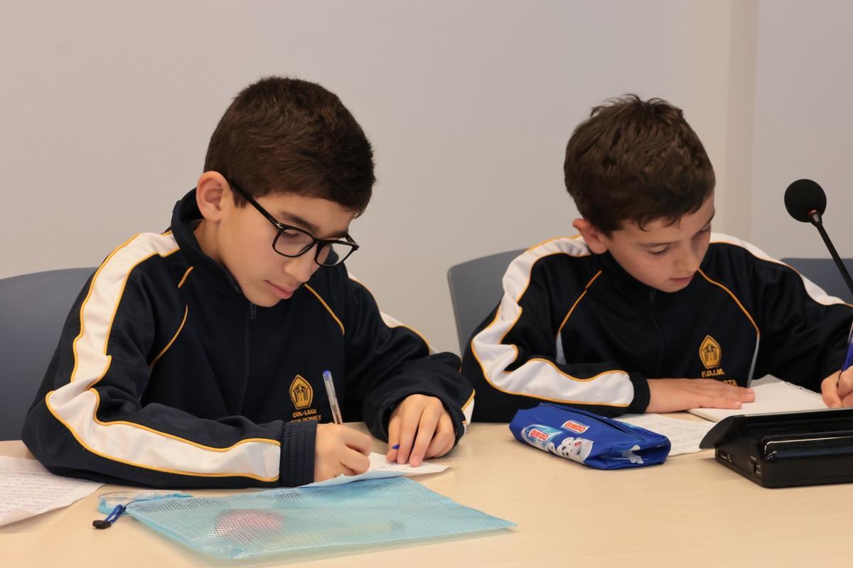 Los alumnos de 5º de Primaria del Colegio Can Bonet visitan el Ayuntamiento de Sant Antoni