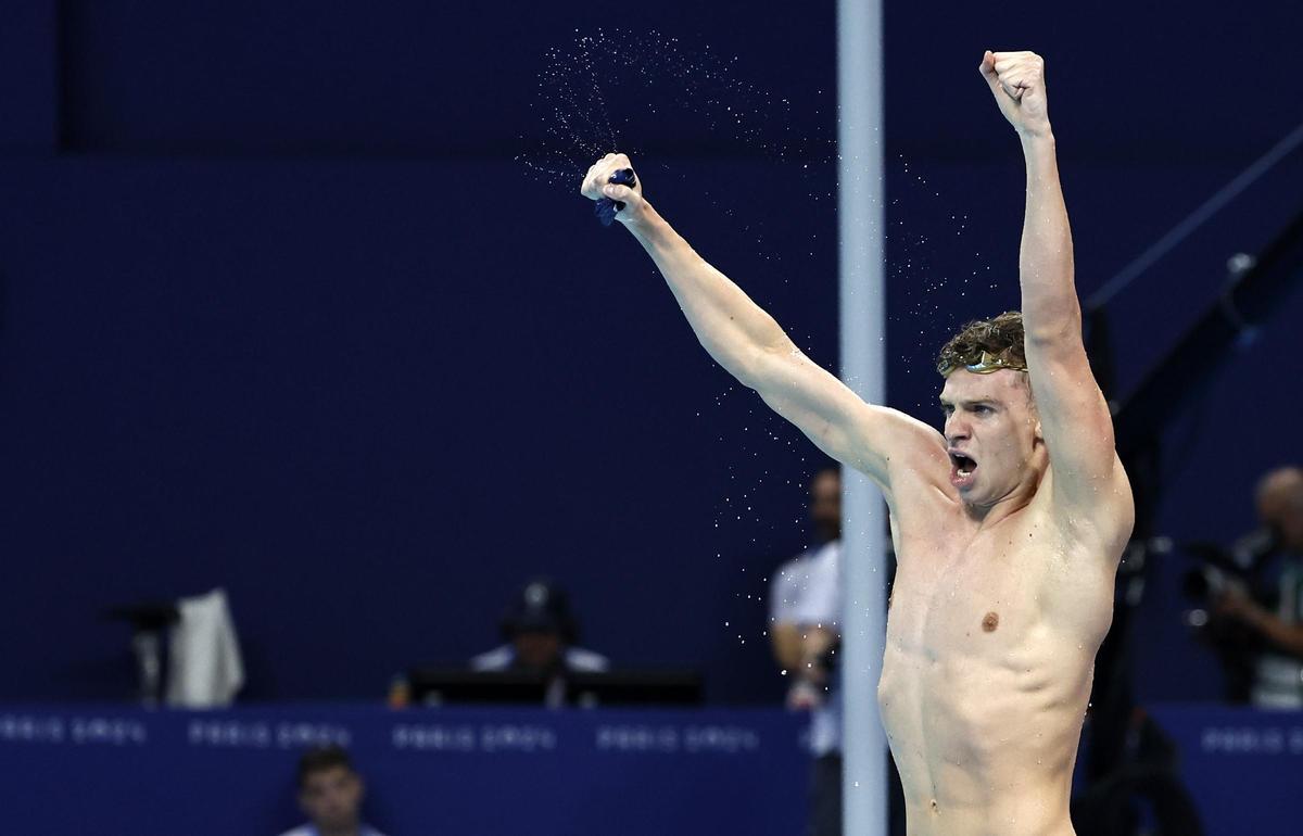 Marchand celebra su cuarto oro en los Juegos de París.