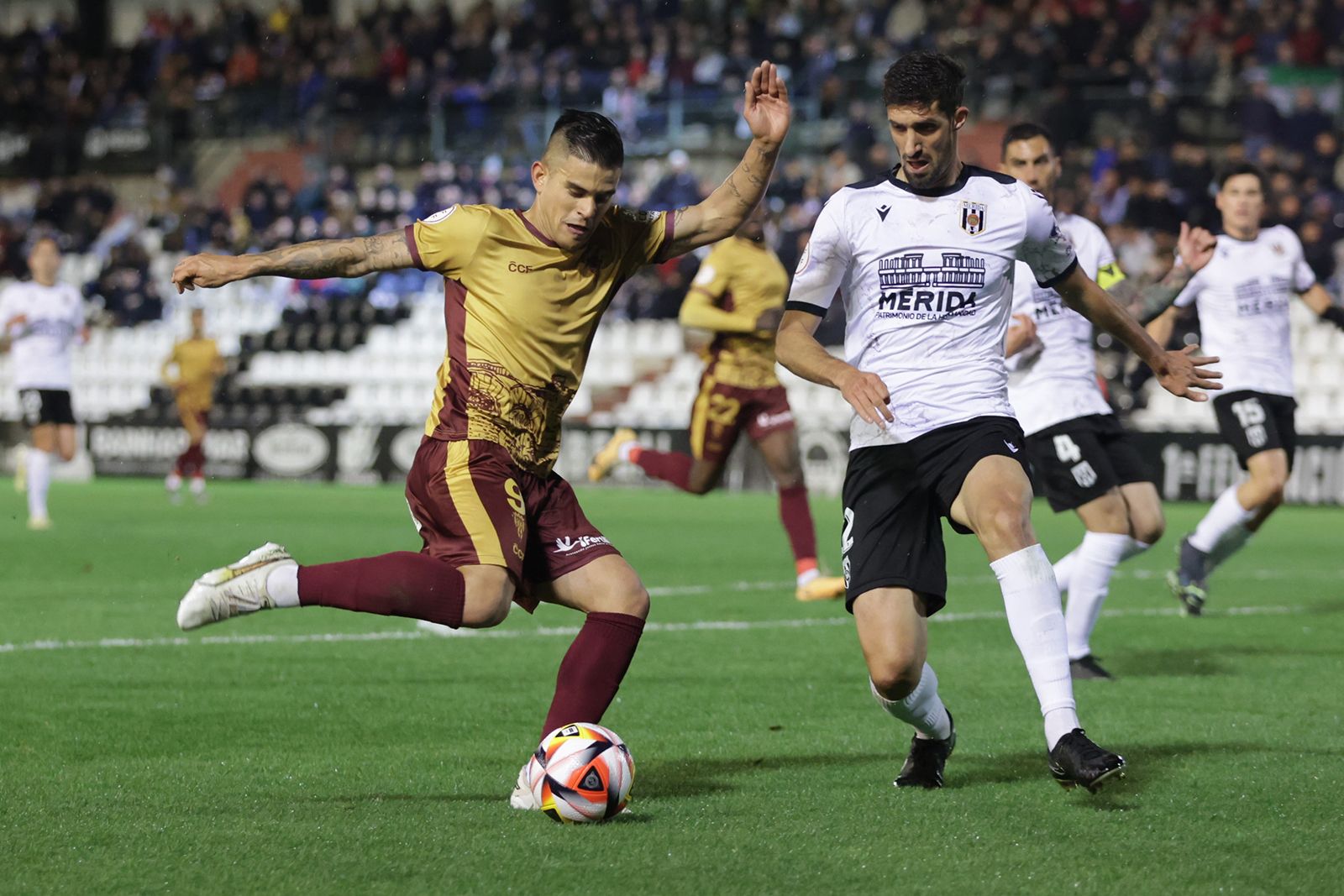 Mérida-Córdoba CF: las imágenes del partido en el Estadio Romano