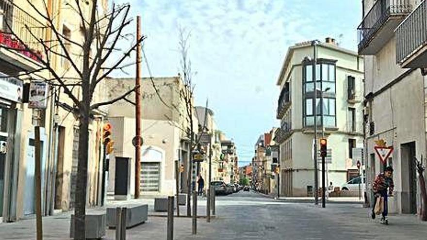 El carrer Peralada s&#039;ha obert al trànsit aquest divendres.