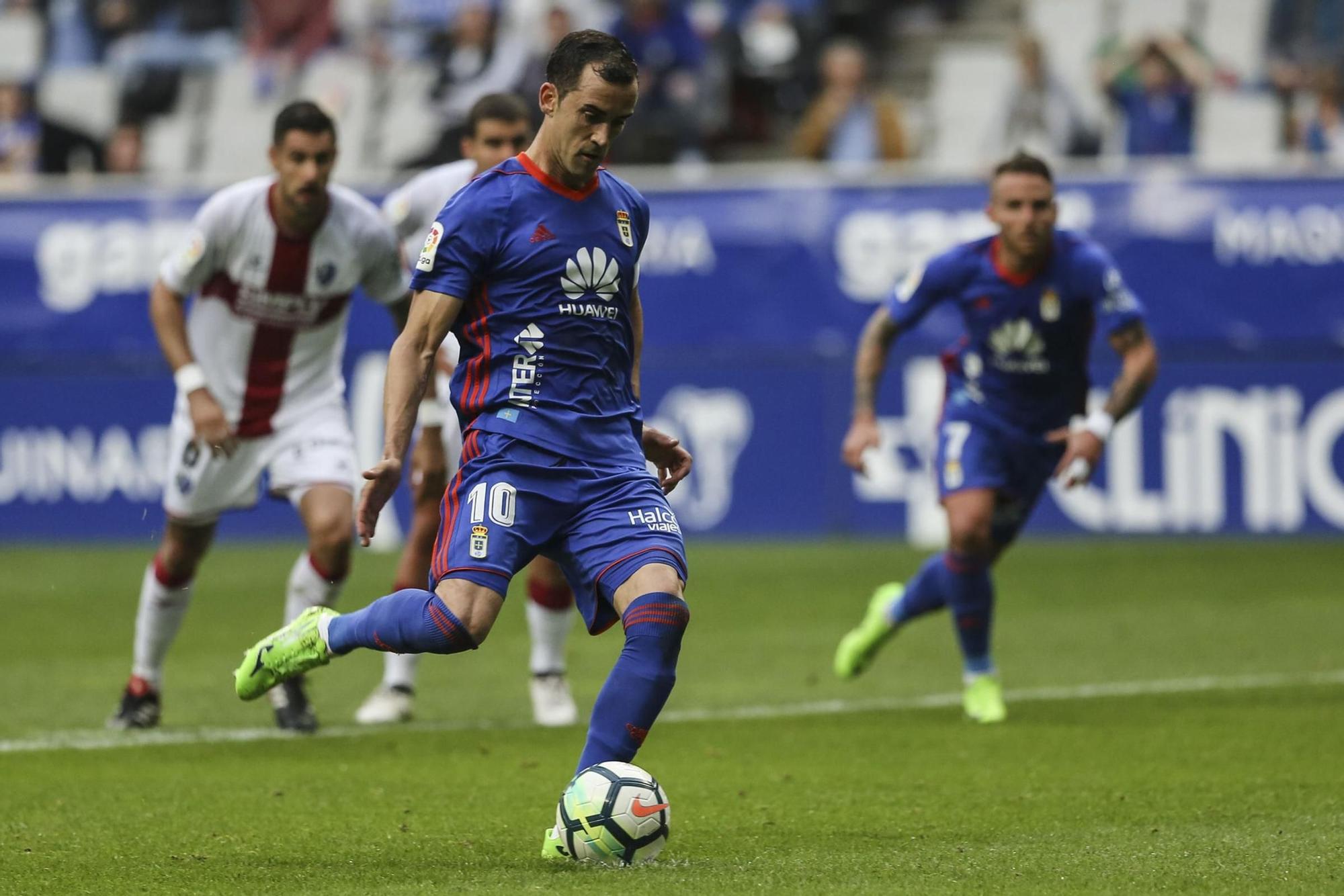 Imágenes de Linares de su etapa en el Oviedo