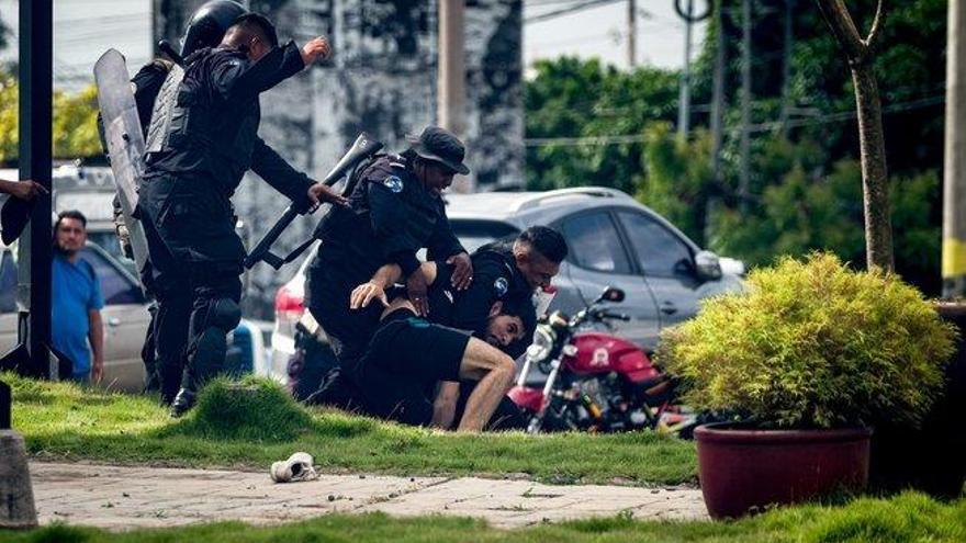 El enfrentamiento entre la policía de Nicaragua y los estudiantes deja varios heridos