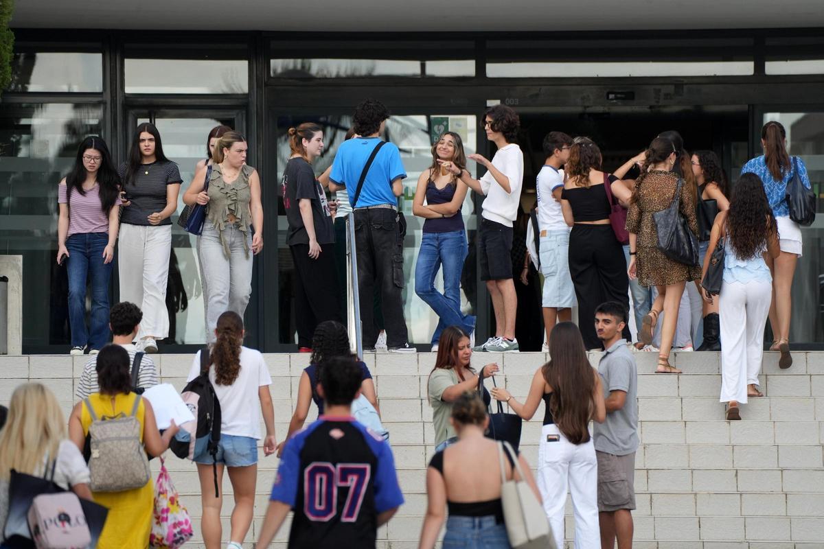 Alumnado de la UJI en la facultad de Humanidades.