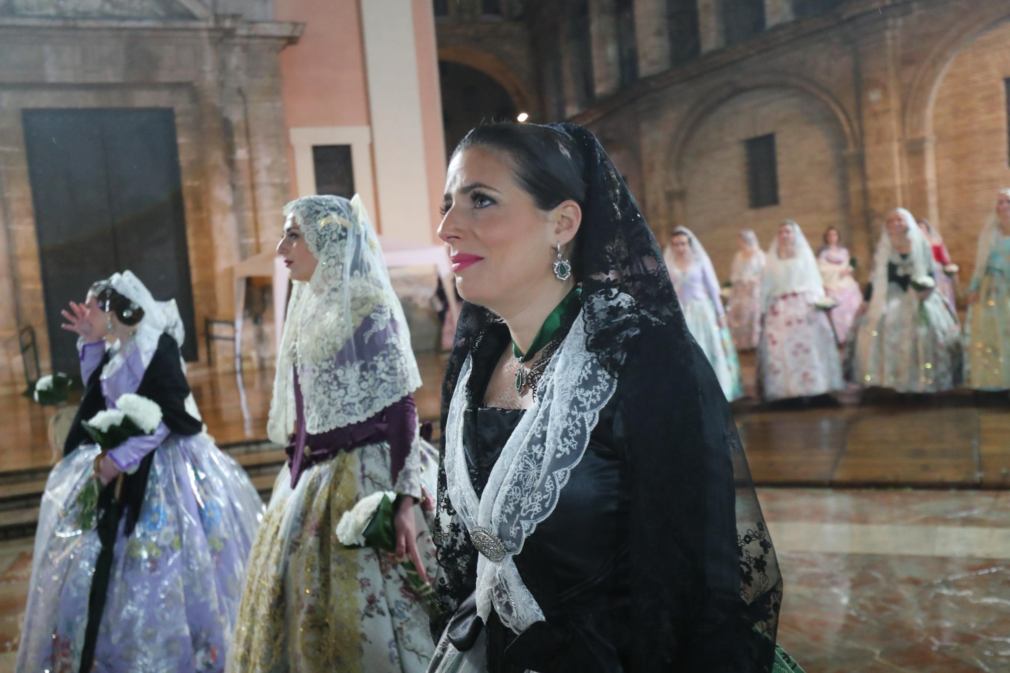 Búscate en el primer día de ofrenda por la calle de la Paz (entre las 20:00 a las 21:00 horas)
