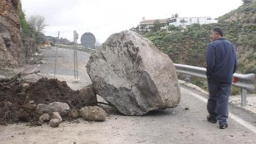 Estado de la carretera de Tejeda a San Bartolomé.