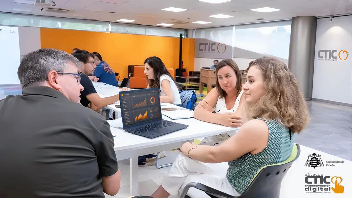Equipo de investigación de CTIC y profesores de la Universidad de Oviedo, en una jornada celebrada en el centro tecnológico