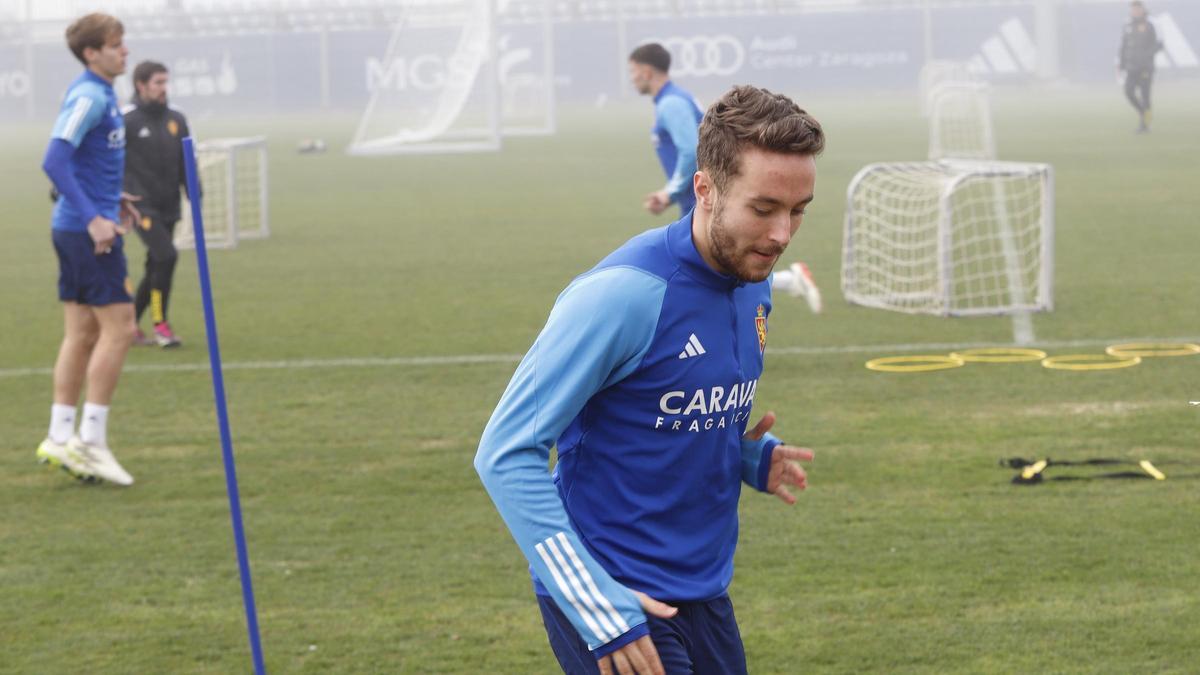 Marc Aguado, durante un entrenamiento del Real Zaragoza en la Ciudad Deportiva.