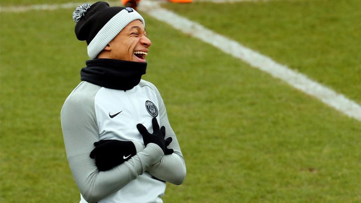 Mbappé, en el entrenamiento del PSG esta mañana en París