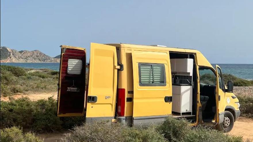 Dormir en furgonetas, camarotes o  autocaravanas a 287 euros la noche para pasar la Nochevieja en Ibiza
