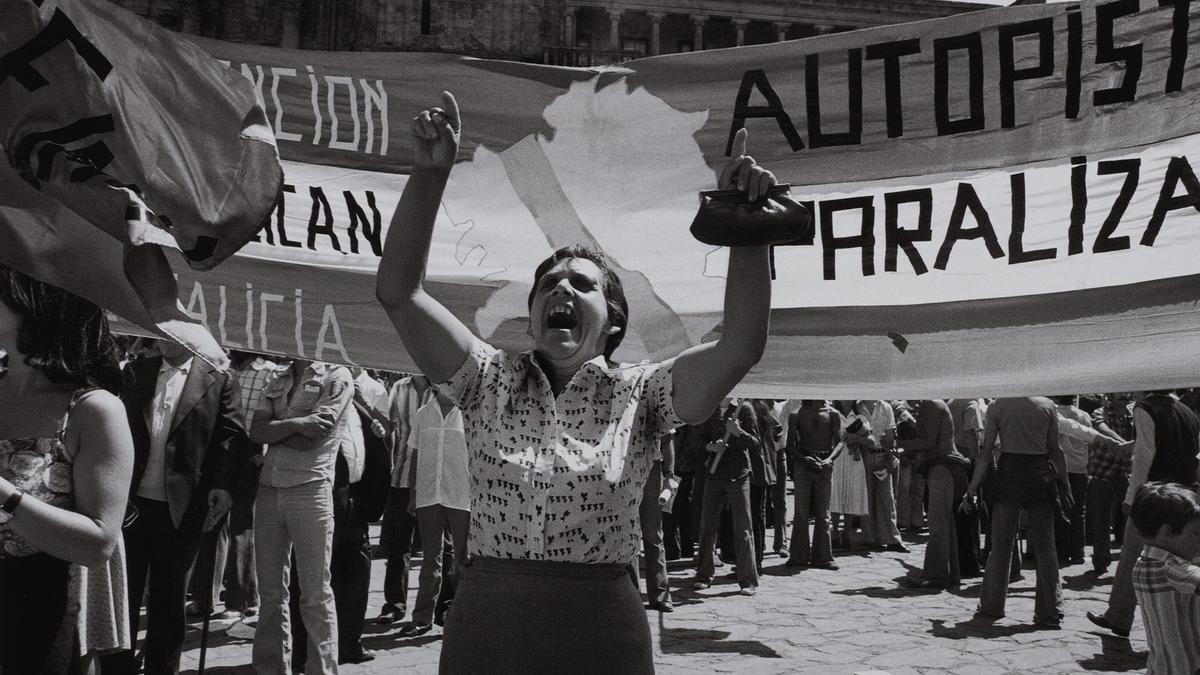 Protesta contra la construcción de la AP 9 en Santiago de Compostela en 1978 / Anna Turbau