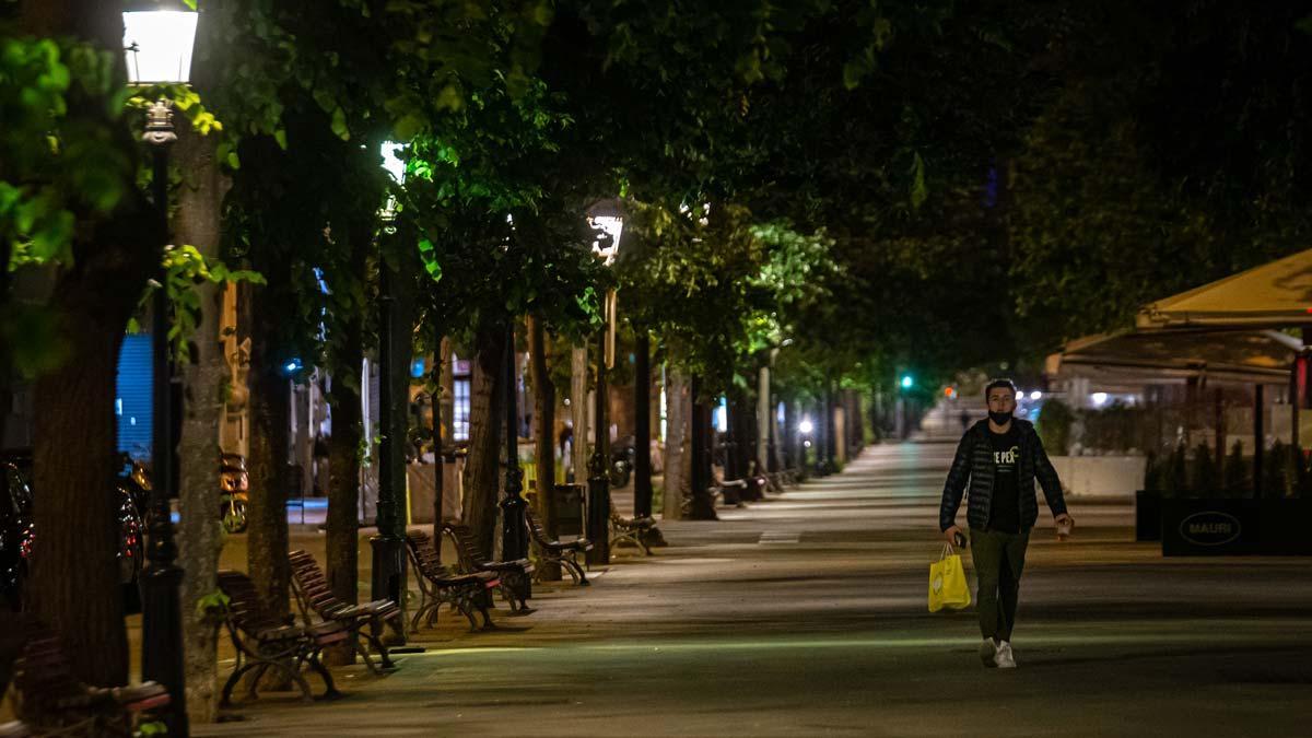 La Rambla de Catalunya, vacía, el 7 de mayo, último sábado de toque de queda