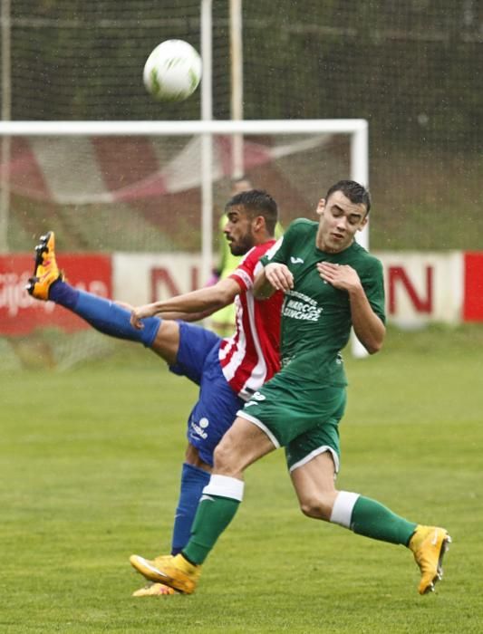 El partido entre el Sporting B y el Colunga, en imágenes
