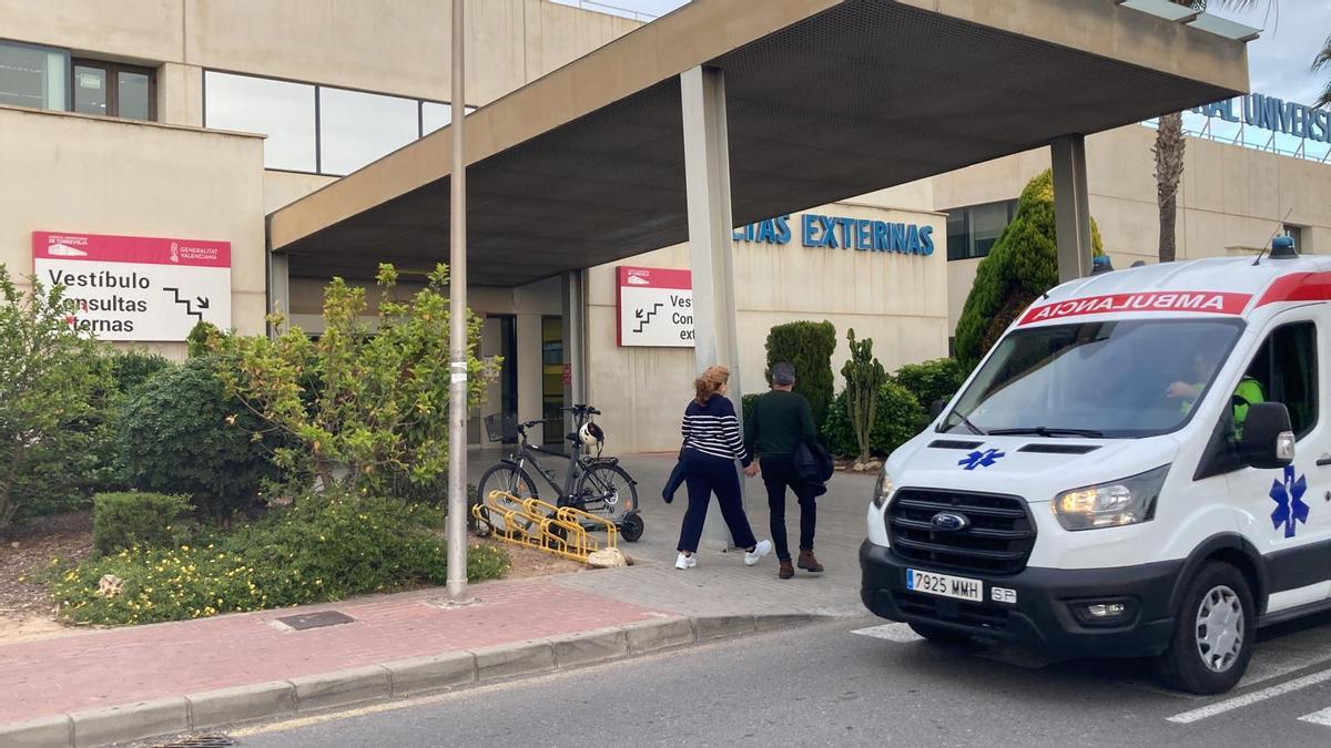 Exterior del Hospital Universitario de Torrevieja