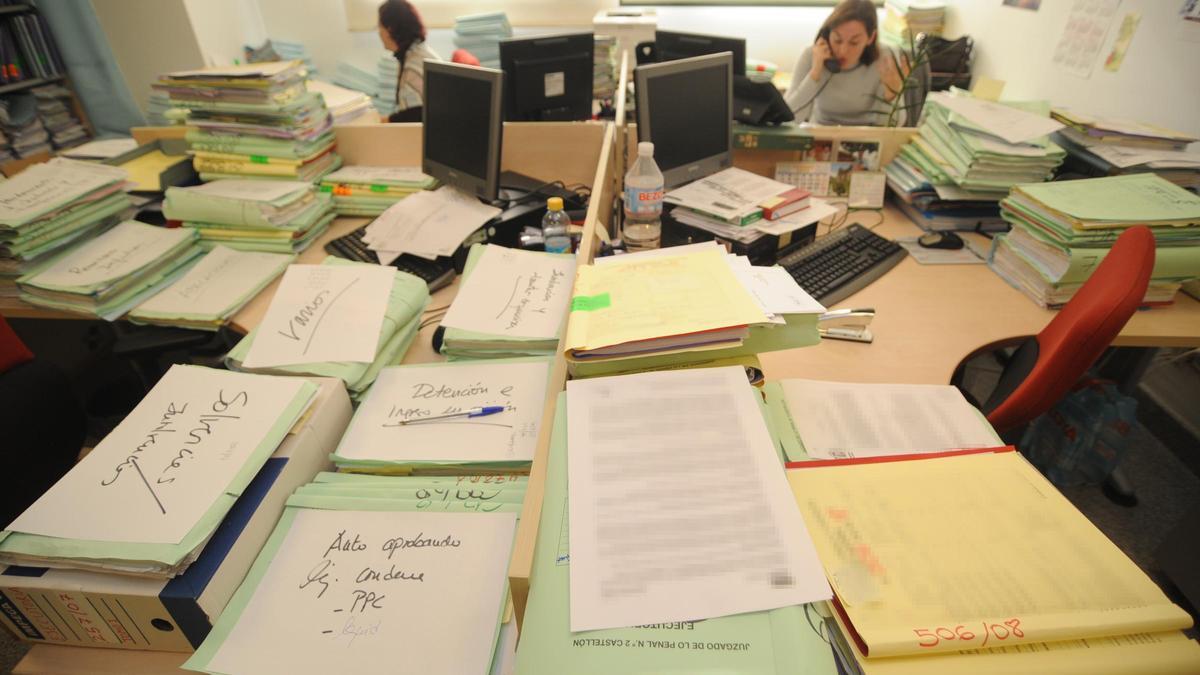 Imagen de funcionarios trabajando en la ciudad de la Justicia de Castellón.