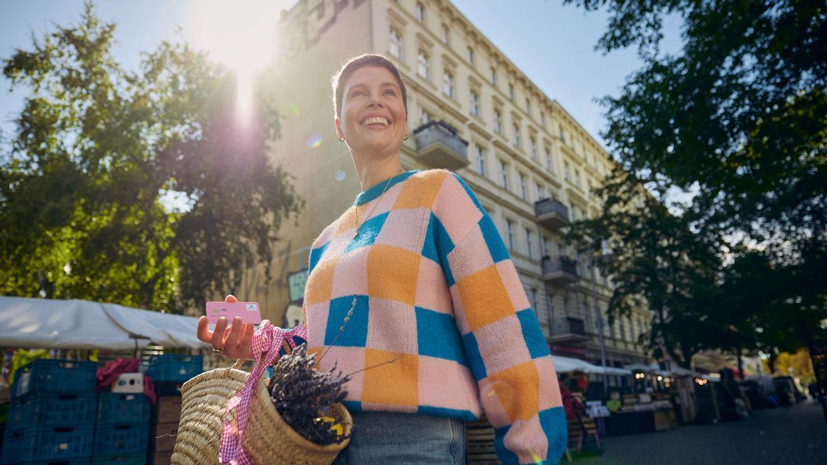 Einfach bezahlen, mehr Zeit für Mallorca – mit der Debitkarte der deutschen Banken und Sparkassen läuft der Einkauf schnell und sicher.