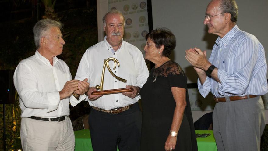 Del Bosque recibe el premio Otiñano