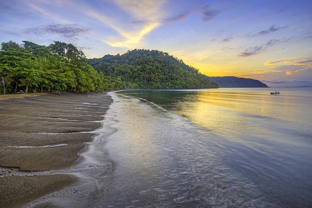 Playa Nicuesa, al sur de la costa del Pacífico