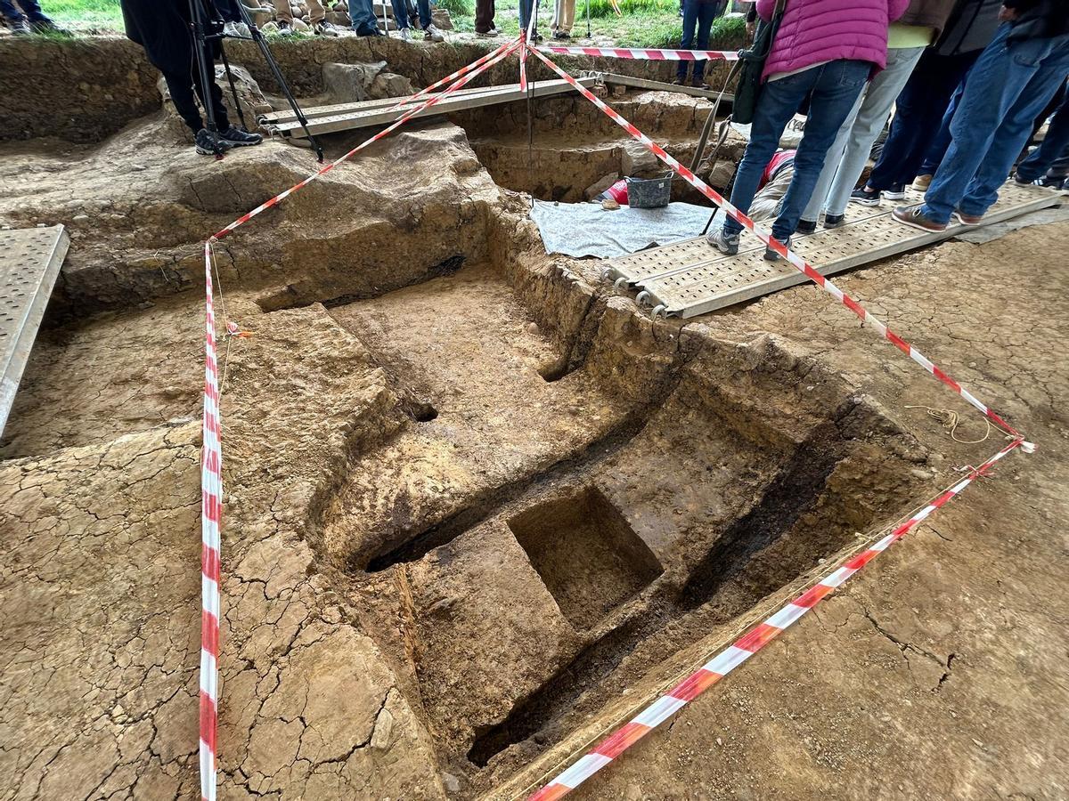 EN IMÁGENES: Así avanzan los trabajos de exhumación en la fosa común de La Lloba, en Castrillón
