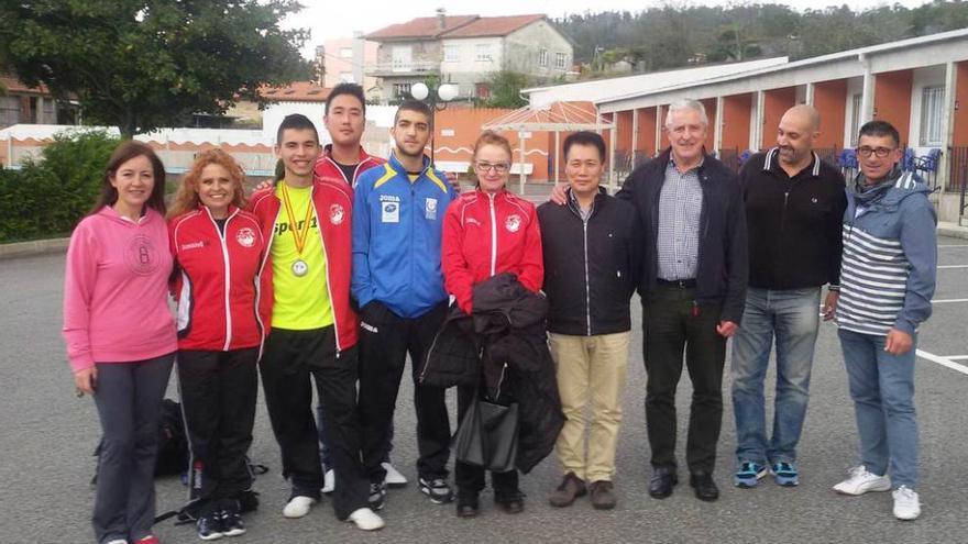 La representación del club Seo en el Torneo Internacional de Pontevedra.