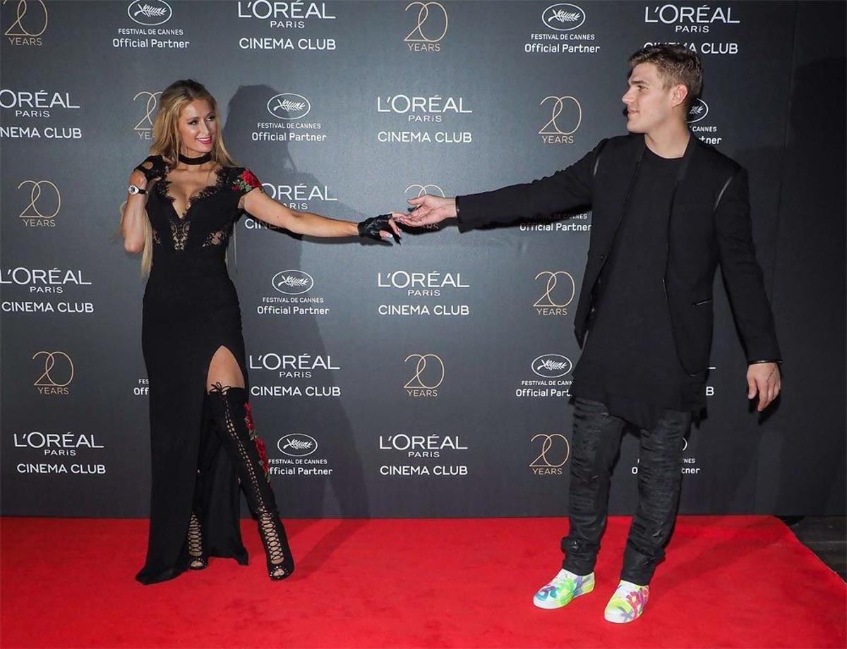 Paris Hilton y Chris Zylka se marcan un bailecito en Cannes