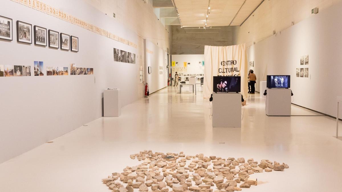 Imagen de una sala de la exposición 'Bosques de memoria'