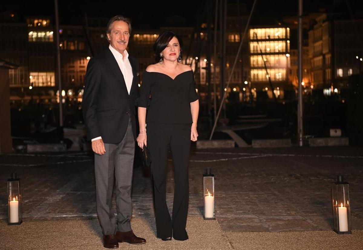 Roberto Torretta y su esposa Carmen Echevarría a su llegada al Real Club Náutico de A Coruña.