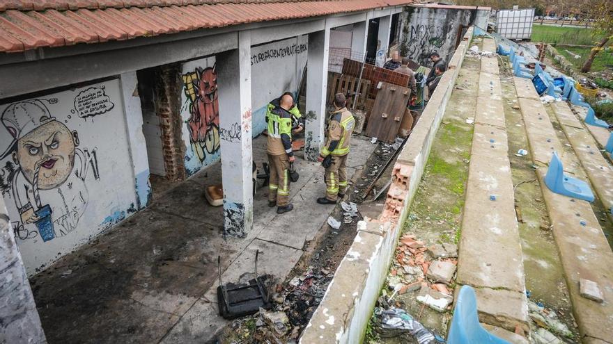 Okupa del estadio pacense José Pache: &quot;Con los incendios, aquí no duermes tranquila nunca&quot;