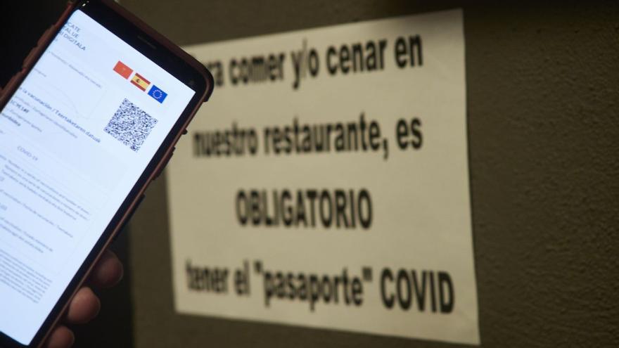 La implantación del certificado COVID en Canarias entra este viernes en vigor