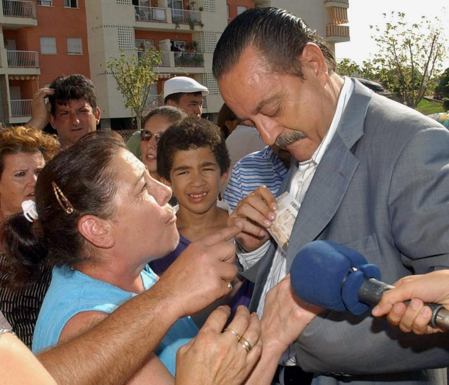 De la alcaldía de Marbella a la prensa rosa y la cárcel: la vida de Julián Muñoz, en imágenes