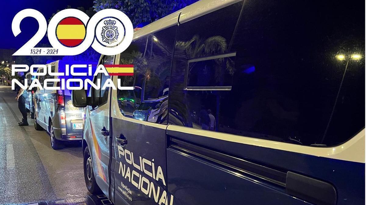 Archivo - Vehículos de Policía Nacional en una imagen de archivo