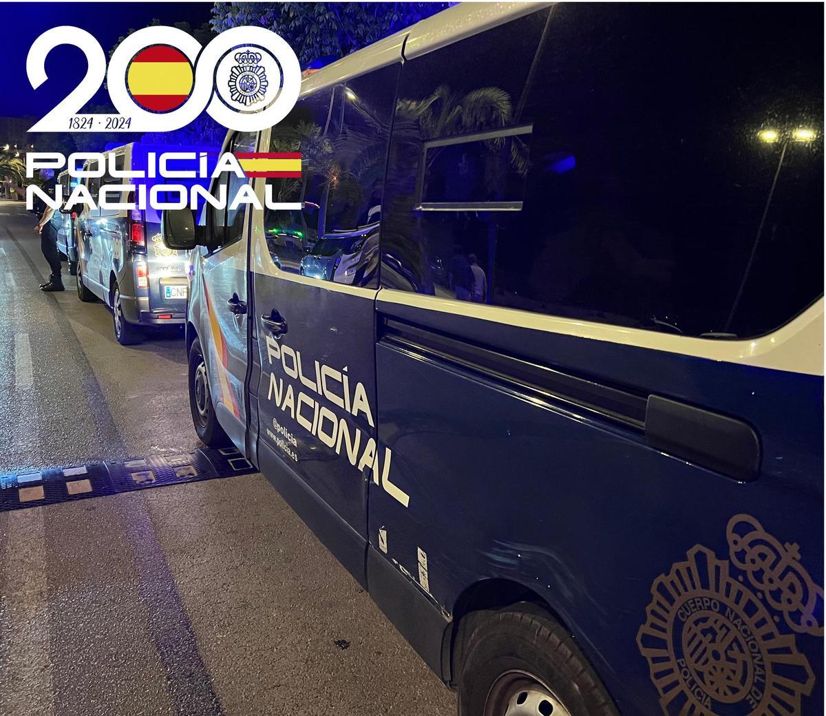 Archivo - Vehículos de Policía Nacional en una imagen de archivo