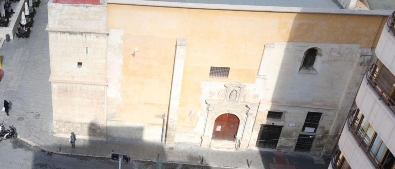 Vista desde arriba al convento de  las Clarisas, en el casco histórico de la ciudad. | ANTONIO AMORÓS