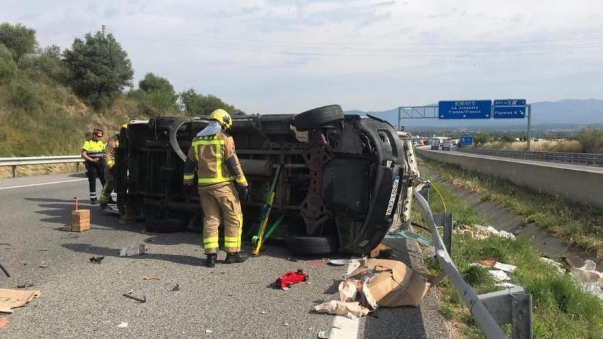 El vehicle bolcat a l&#039;altura de Llers