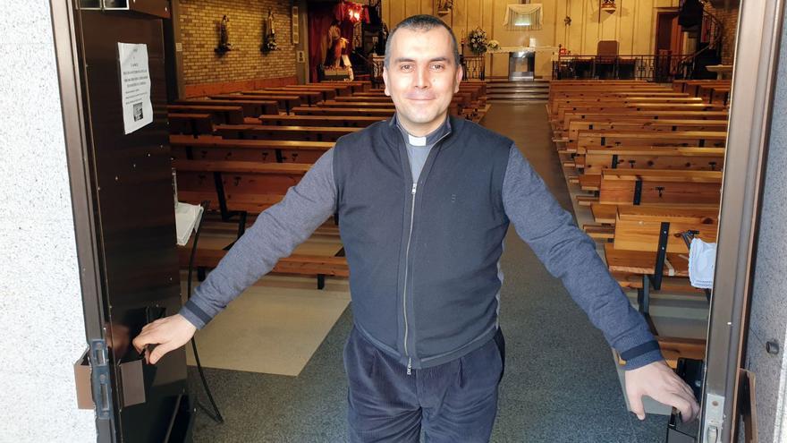 Un sacerdote a cargo de dos parroquias: la ciudad “copia” el modelo del rural