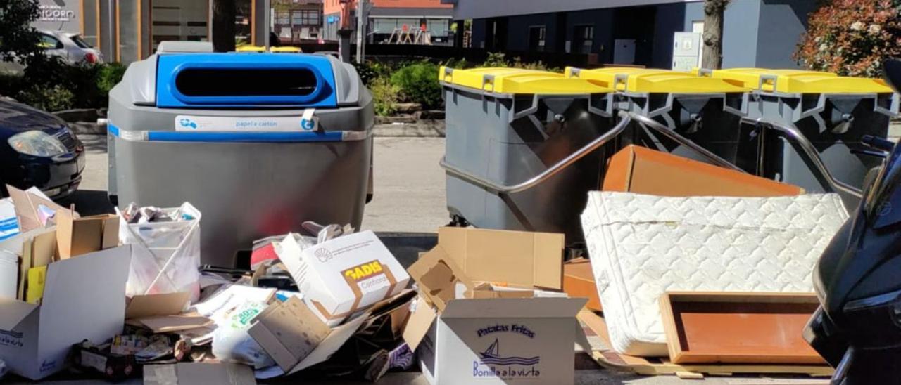 BASURA A CORUÑA: Esperas de 15 días para la recogida de voluminosos en A  Coruña por la huelga de marzo