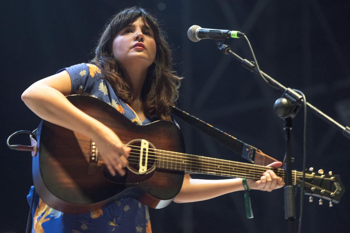 Joana Serrat, una de las cantantes que participará en el Book Music Festival, durante un concierto en la Mercè 2021.