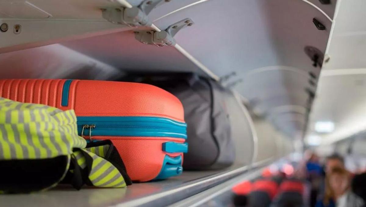 Adiós al problema con las maletas de mano este 2024: Ikea tiene la mochila que se adapta a todo para viajar en avión (por menos de 5 euros)