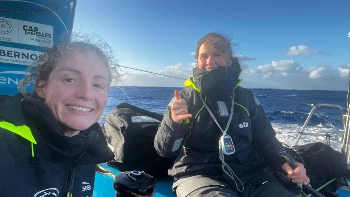 Aina Bauzà y Axelle Pillain han superado ya la mitad de la Transat Café L’Or
