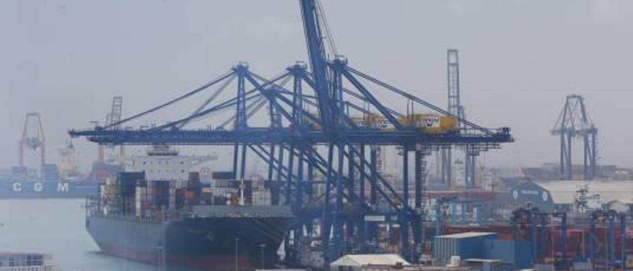 Valenciaport eleva a 1.463 millones su plan de inversiones