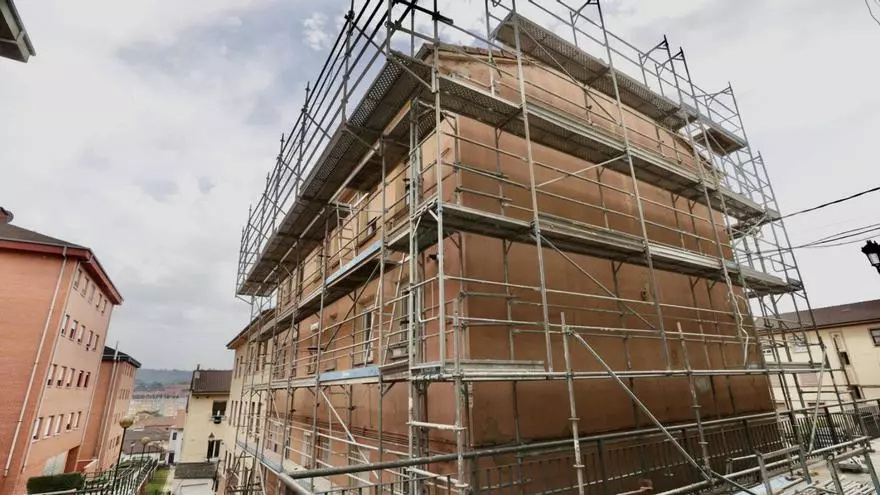 La millonaria rehabilitación de 120 pisos comienza por Guillén Lafuerza