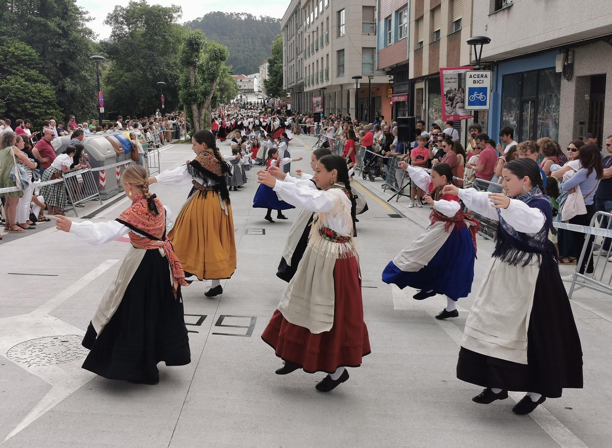 Día de la Muiñeira en Arteixo: folklore y danza toman la zona del Balneario